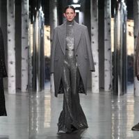 BST Thu Đông 2023 Michael Kors sang trọng cùng monochrome
