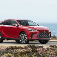 Lexus Việt Nam ra mắt Lexus RX 2023 hoàn toàn mới