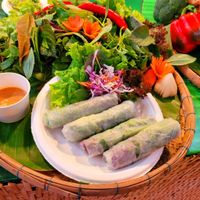 300-mon-an-gioi-thieu-130352-7518-1672816423.jpg?w=680&h=0&q=100&dpr=1&fit=crop&s=N_vLowNfVRtwYkrq9v2dIA