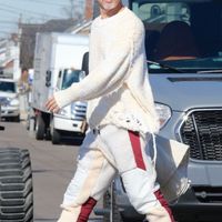 brad-pitt-1677083131.jpg?w=1200&h=0&q=100&dpr=1&fit=crop&s=Meo5hXFazyBvpFR72B8S_w