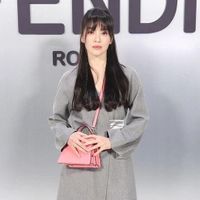Song Hye Kyo ở show Fendi Thu Đông 2023 (video: Bang_ind3)