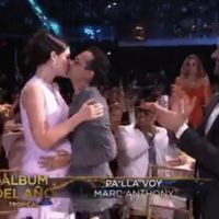 Vợ chồng Marc Anthony ở Lo Nuestro 2023