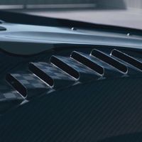 Thân xe mở rộng và được làm từ carbon của Honda CR-V phiên bản xe đua