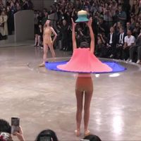 Issey Miyake Xuân Hè 2020