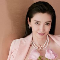 Lý Băng Băng chải tóc hơn 300 lần một ngày
