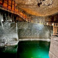 mo-muoi-Wieliczka-ivivu-1