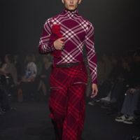 00011-burberry-fall-2023-ready-to-wear-credit-gorunway-scaled.jpg