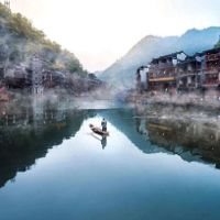 Phượng Hoàng Cổ Trấn