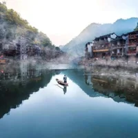 Phượng Hoàng Cổ Trấn