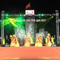 chuong-trinh-van-nghe-xuan-ve-tren-dat-que-trong-dem-giao-thua-tai-van-yen.jpg