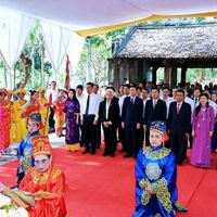 23-04-27-thanh-hoa-le-hoi-den-le-hoan-2.jpg