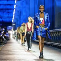 Louis Vuitton Pre-Fall 2023: Đổi mới để hướng về đương đại