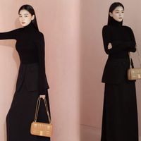 Tính nữ hiện đại của Burberry Loca Bag