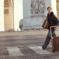 Jackson Wang và Louis Vuitton khám phá Paris với chiếc vali Horizon