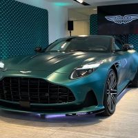 Aston Martin DB12
