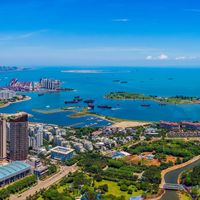 Một góc đảo Hải Nam sầm uất.