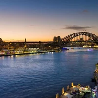Cầu cảng Sydney nhìn từ khách sạn.
