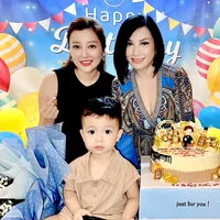Trizzie Phương Trinh và bạn gái mới của Bằng Kiều