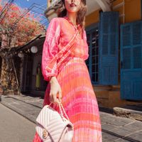 Khả Ngân cùng thời trang Elise