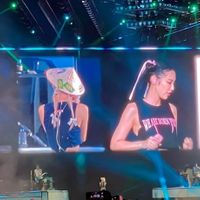 Giới trẻ "quẩy" tưng bừng trong đêm diễn đầu tiên của BlackPink
