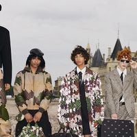 Louis Vuitton nam Xuân Hè 2024 với những bộ suits quý ông hoàn hảo