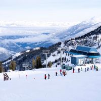 Tour du lịch Canada vui chơi ở khu trượt tuyết nhộn nhịp nhất Bắc Mỹ