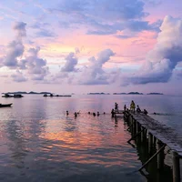 ĐÔNG HỒ ẤN NGUYỆT (NGẮM BINH MINH TRÊN SÔNG ĐÔNG HỒ)