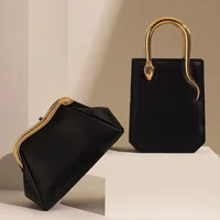 túi xách Fall 2023 của Bulgari 