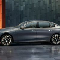 BMW 5-Series 2024 