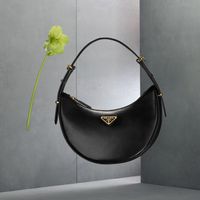 Prada Arqué