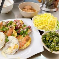 bánh-căn-hải-sản-ivivu