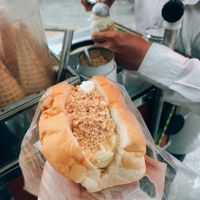 bánh-mì-kep-kem-ivivu