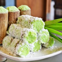 bánh-ống-lá-dứa-ivivu