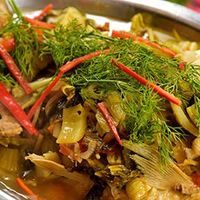 cá-hường-om-dưa-chua-ivivu