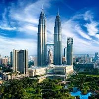 Malaysia được coi là điểm mua sắm nổi tiếng thế giới là nhờ chiến lược phát triển và quảng bá, biến quốc gia này trở thành điểm đến mua sắm tổng hợp, toàn diện, không chỉ có các hoạt động mua sắm hợp túi tiền mà còn cung cấp rất nhiều dịch vụ vui chơi giải trí, chăm sóc sức khỏe và làm đẹp cho du khách. Ảnh: Georgeapostolidis.