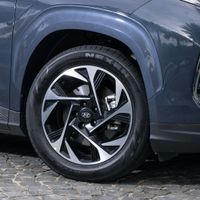 Hyundai Custin