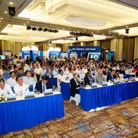 Các đại biểu dự Lễ khai mạc.