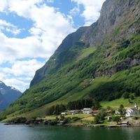 Ngôi làng ở vịnh Nærøyfjord