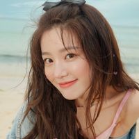 Lee Yoo Bi vai Han Mo Ne