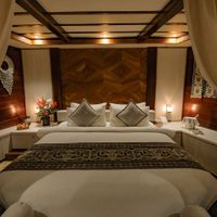 Du thuyền có hệ thống phòng nghỉ đa dạng.
