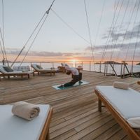 Khu vực sundeck ngắm cảnh trên du thuyền Lamima