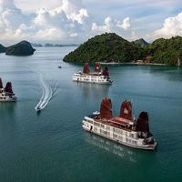 Pelican Cruise do công ty Du thuyền Hình ảnh Hạ Long phụ trách.