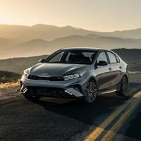 Kia Forte mới giá từ 21.000 USD