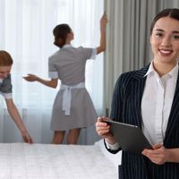 Cựu giúp việc của tỷ phú Jeff Bezos tiết lộ sự thực khi phục vụ giới siêu giàu: Nhận lương khủng nhưng phải đáp ứng loạt yêu sách kỳ lạ