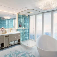 Nội thất của Raja Royal Suites trên tàu Disney Treasure