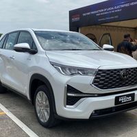 Toyota Innova Cross 2023 chốt lịch ra mắt vào ngày 12/10.
