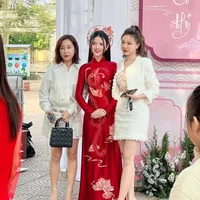 Cô dâu Chu Thanh Huyền đẹp lộng lẫy chờ chú rể Quang Hải