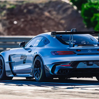 Vạn lý tốc độ - hơi thở của mãnh thú Mercedes-AMG GT2 697 mã lực