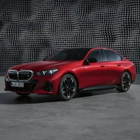 Xe BMW i5 5 Series có vị trí bộ pin thấp đảm bảo vận hành linh hoạt