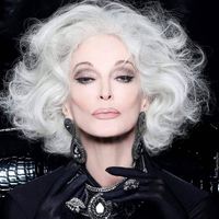 siêu mẫu Carmen Dell